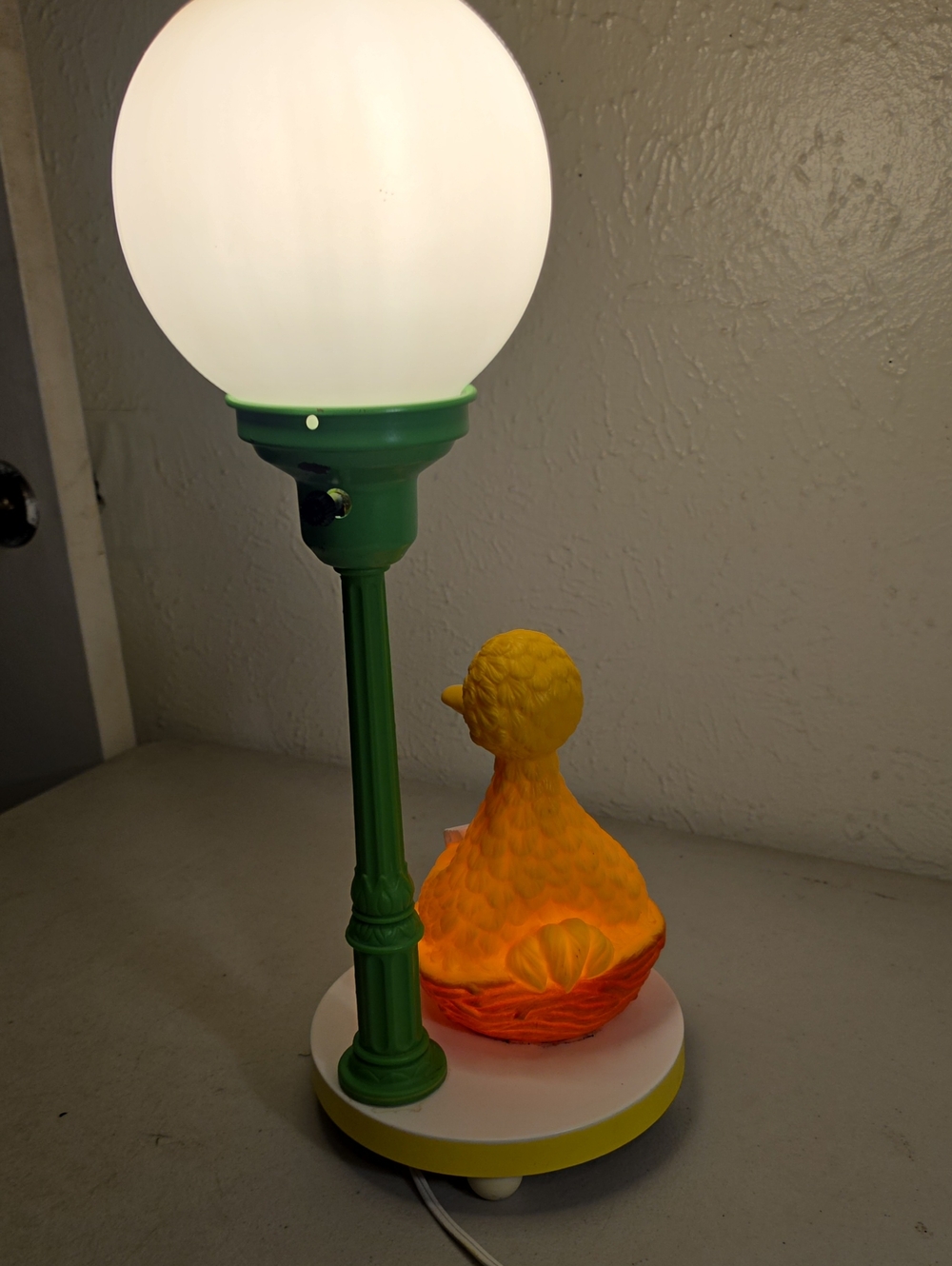 Vintage 70s Sesame Street Big Bird Lamp with serial number working condition - Picture 5 of 14